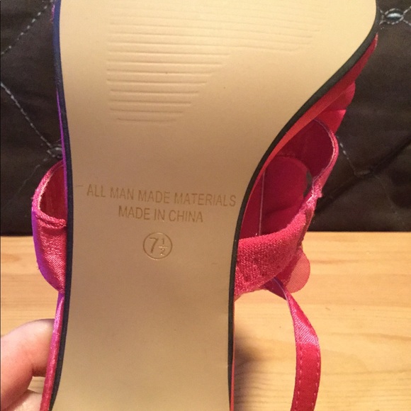 Cute heels! - Picture 3 of 4